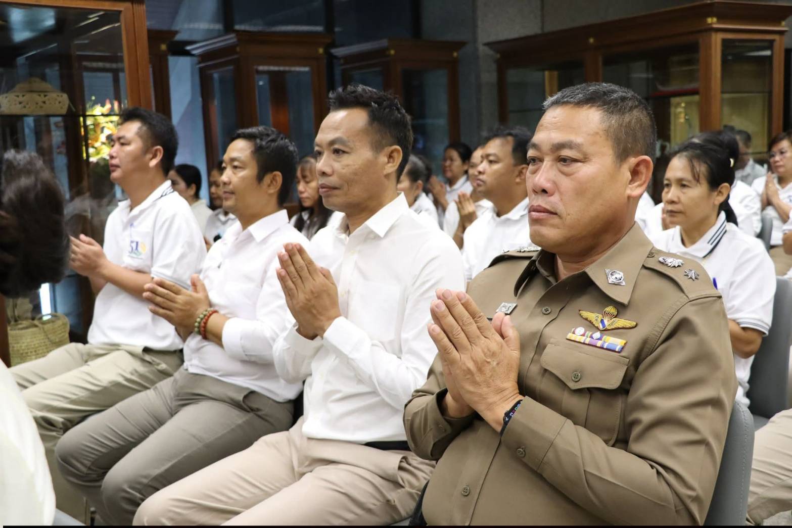 title - ศูนย์ส่งเสริมและพัฒนาอาชีพเสริมนอกภาคการเกษตร โดย สำนักงานการปฏิรูปที่ดินเพื่อเกษตรกรรม จัดโครงการพัฒนาบุคลากรเพื่อเพิ่มประสิทธิภาพการดำเนินงานด้านศิลปหัตถกรรม กิจกรรมไหว้ครูช่าง ณ ชั้น 2 อาคารพระมิ่งขวัญ ศูนย์ส่งเสริมและพัฒนาอาชีพเสริมนอกภาคการเกษตร (ศูนย์ศิลปาชีพบางไทรฯ (เดิม))